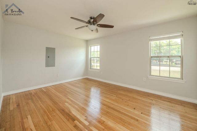 729 W 3RD STREET, Burkburnett, TX 76354