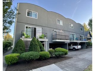 8805 Se 17TH Ave, Portland, OR 97202