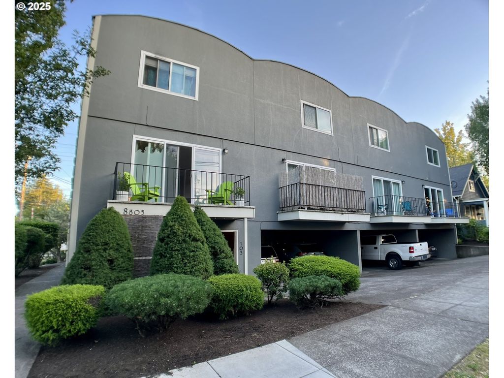 8805 Se 17TH Ave, Portland, OR 97202
