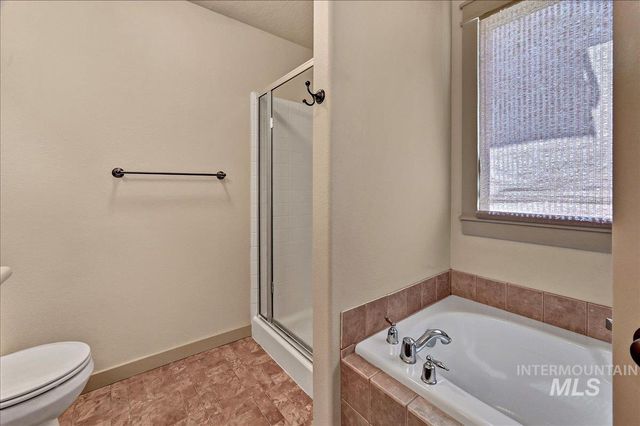 817 N Shadowridge Ave, Eagle, ID 83616