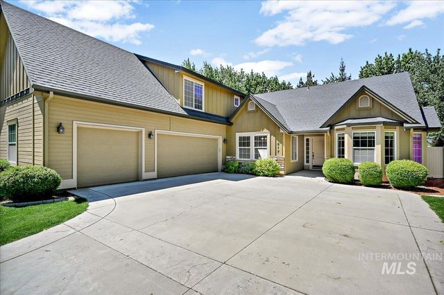 817 N Shadowridge Ave, Eagle, ID 83616