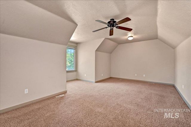 817 N Shadowridge Ave, Eagle, ID 83616