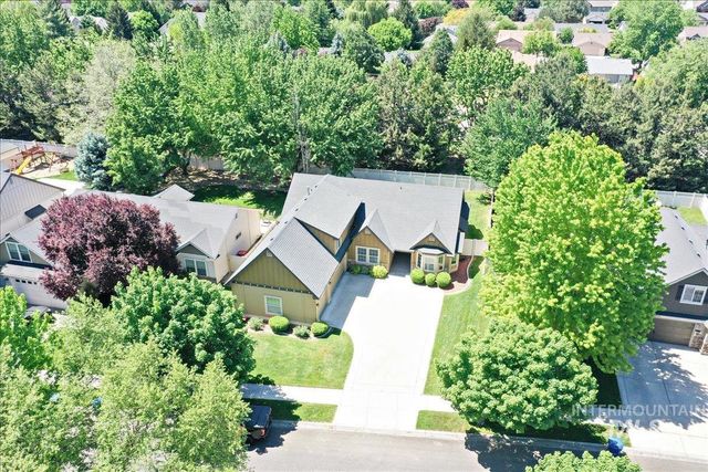 817 N Shadowridge Ave, Eagle, ID 83616