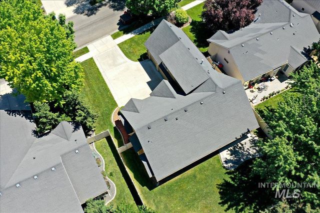 817 N Shadowridge Ave, Eagle, ID 83616