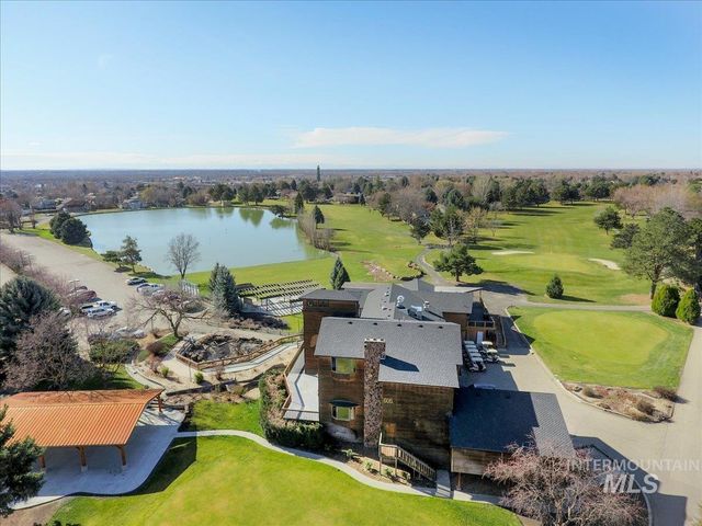 817 N Shadowridge Ave, Eagle, ID 83616