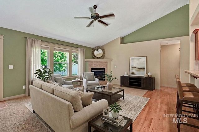 817 N Shadowridge Ave, Eagle, ID 83616