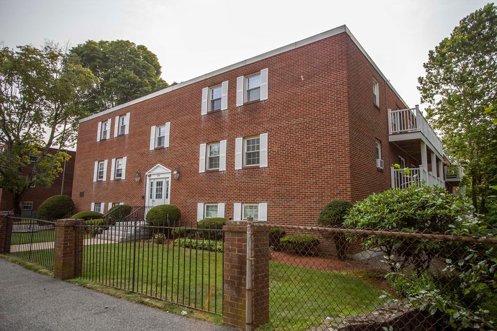 276 Albion Street 1, Wakefield, MA 01880