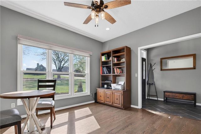 30305 W 84th Terrace, De Soto, KS 66018