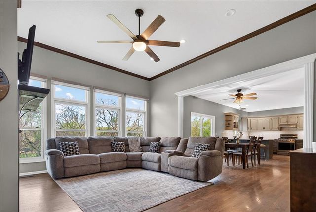 30305 W 84th Terrace, De Soto, KS 66018