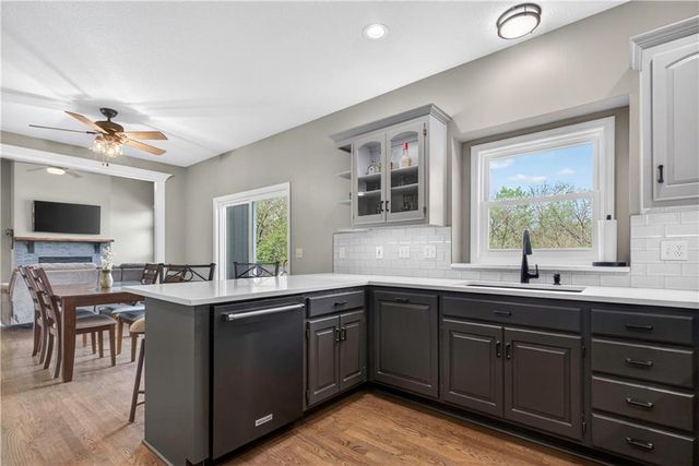 30305 W 84th Terrace, De Soto, KS 66018