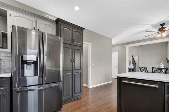 30305 W 84th Terrace, De Soto, KS 66018