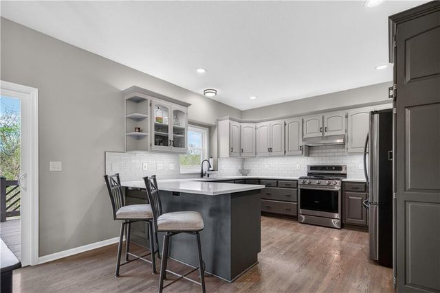 30305 W 84th Terrace, De Soto, KS 66018