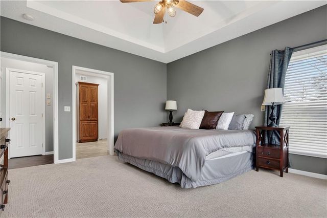 30305 W 84th Terrace, De Soto, KS 66018