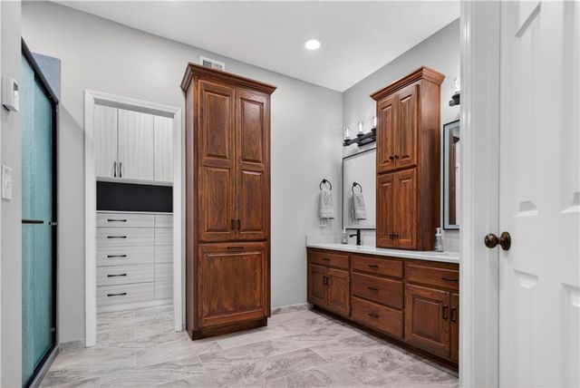 30305 W 84th Terrace, De Soto, KS 66018