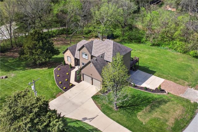30305 W 84th Terrace, De Soto, KS 66018