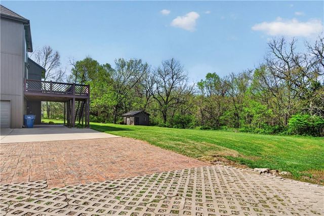 30305 W 84th Terrace, De Soto, KS 66018