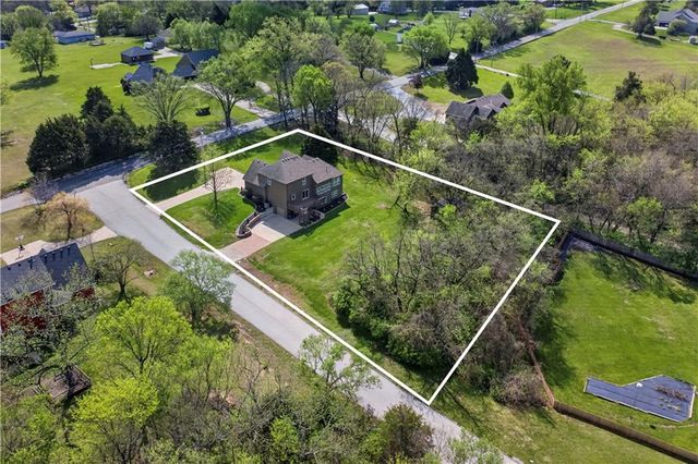 30305 W 84th Terrace, De Soto, KS 66018