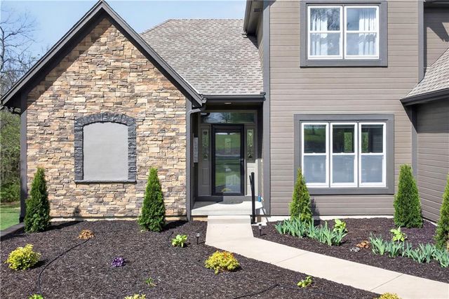 30305 W 84th Terrace, De Soto, KS 66018