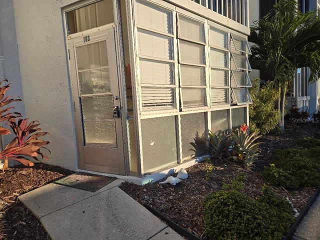 4908 38TH WAY S 103, St Petersburg, FL 33711