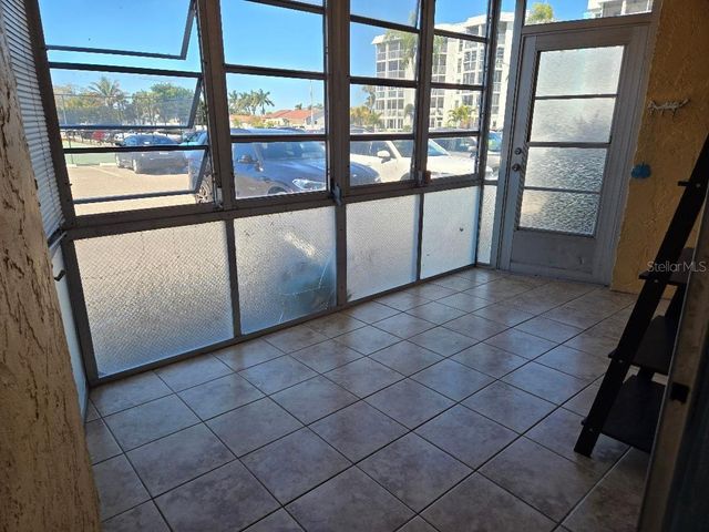 4908 38TH WAY S 103, St Petersburg, FL 33711