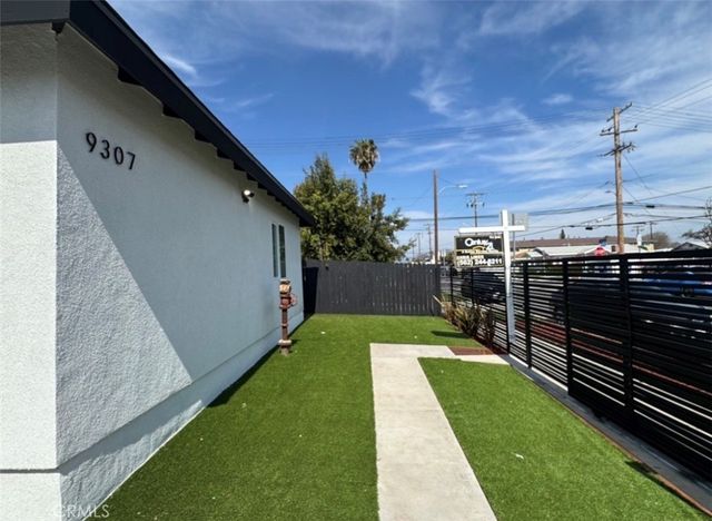 9307 S Budlong 1, Los Angeles, CA 90044