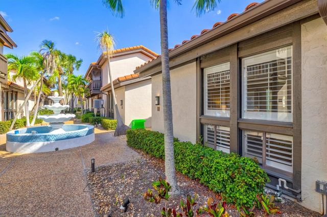 800 S BLVD OF THE PRESIDENTS 3, Sarasota, FL 34236