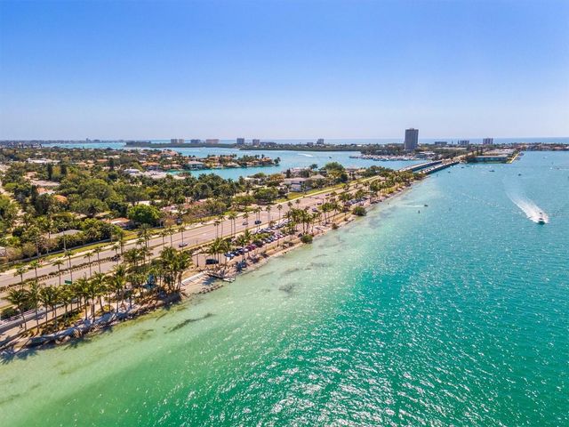 800 S BLVD OF THE PRESIDENTS 3, Sarasota, FL 34236