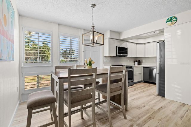 800 S BLVD OF THE PRESIDENTS 3, Sarasota, FL 34236