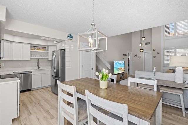 800 S BLVD OF THE PRESIDENTS 3, Sarasota, FL 34236