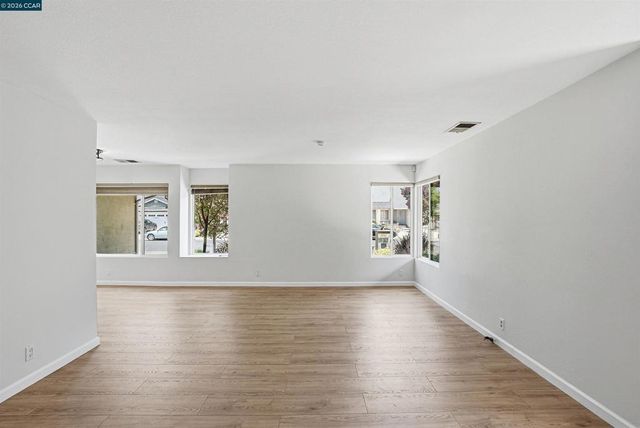 5517 Shorehaven Cir, Livermore, CA 94551