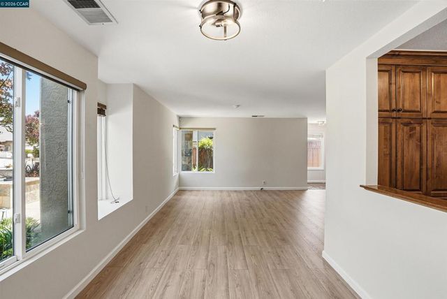5517 Shorehaven Cir, Livermore, CA 94551