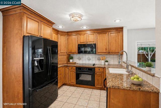 5517 Shorehaven Cir, Livermore, CA 94551