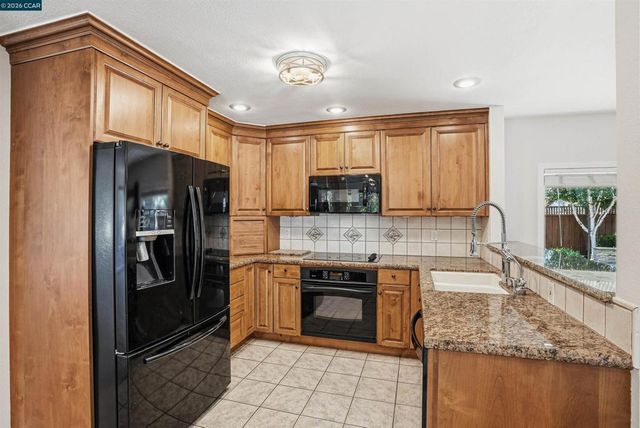 5517 Shorehaven Cir, Livermore, CA 94551