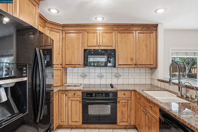 5517 Shorehaven Cir, Livermore, CA 94551
