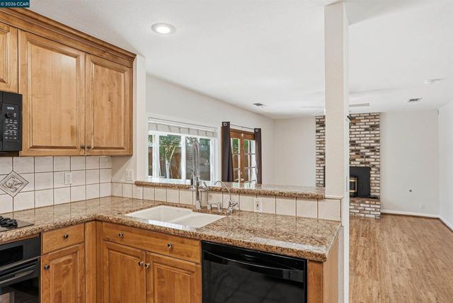 5517 Shorehaven Cir, Livermore, CA 94551