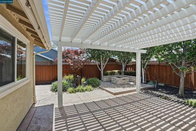 5517 Shorehaven Cir, Livermore, CA 94551