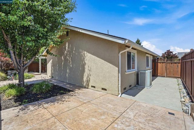 5517 Shorehaven Cir, Livermore, CA 94551