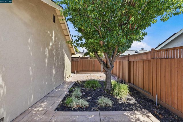 5517 Shorehaven Cir, Livermore, CA 94551