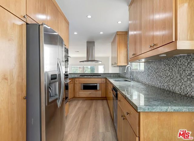 11925 Mayfield Avenue 1, Los Angeles, CA 90049
