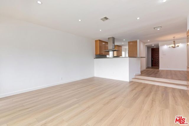 11925 Mayfield Avenue 1, Los Angeles, CA 90049