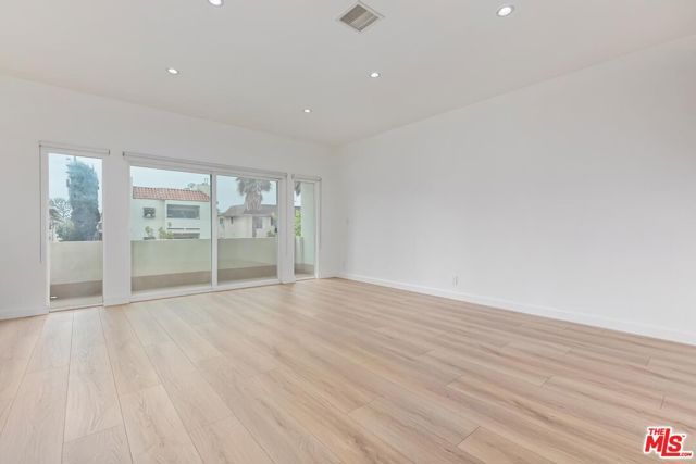 11925 Mayfield Avenue 1, Los Angeles, CA 90049