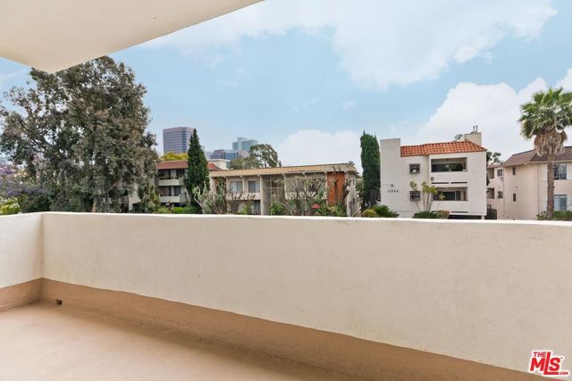 11925 Mayfield Avenue 1, Los Angeles, CA 90049