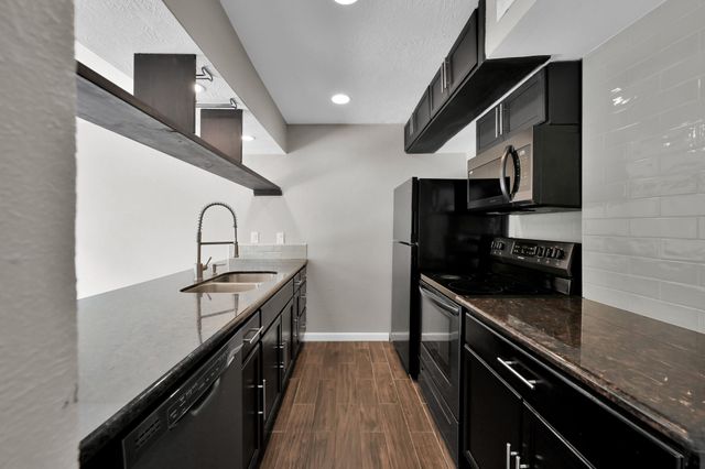 12311 Glenview Drive, Montgomery, TX 77356