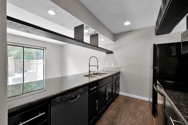 12311 Glenview Drive, Montgomery, TX 77356