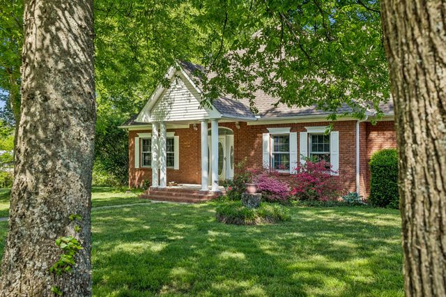 1019 Hilton Ln, Castalian Springs, TN 37031