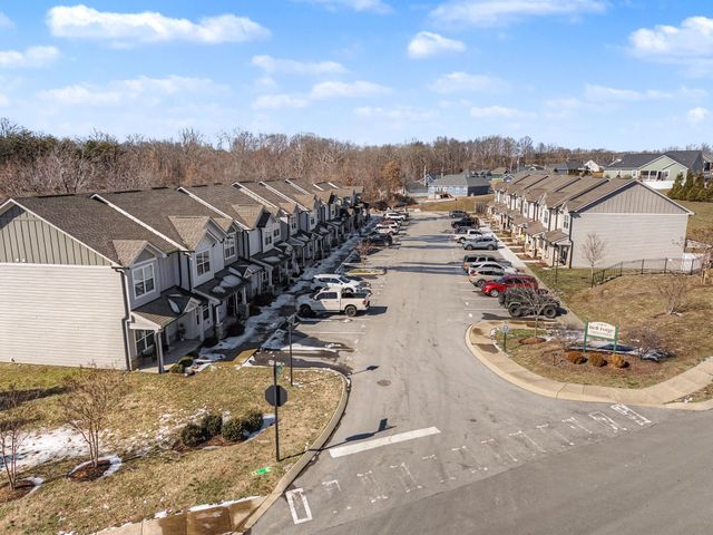 208 Bell Forge Ct, White Bluff, TN 37187