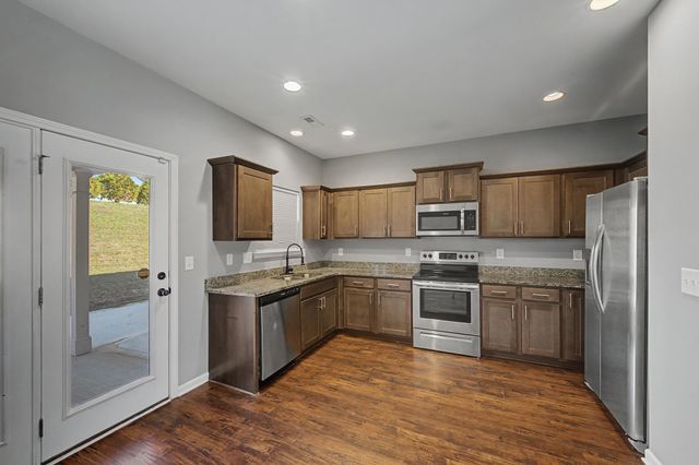 208 Bell Forge Ct, White Bluff, TN 37187