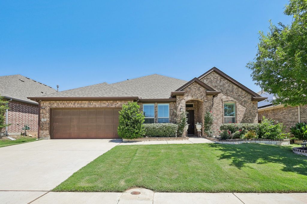 1816 Dunstan Drive, Fort Worth, TX 76052