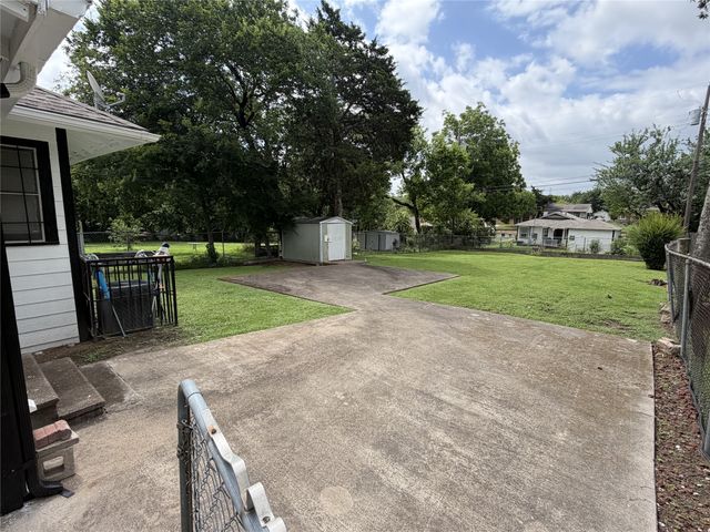 1466 Stella Avenue, Dallas, TX 75216