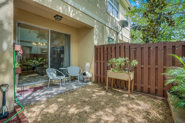 4307 Chalmers Lane, West Palm Beach, FL 33417